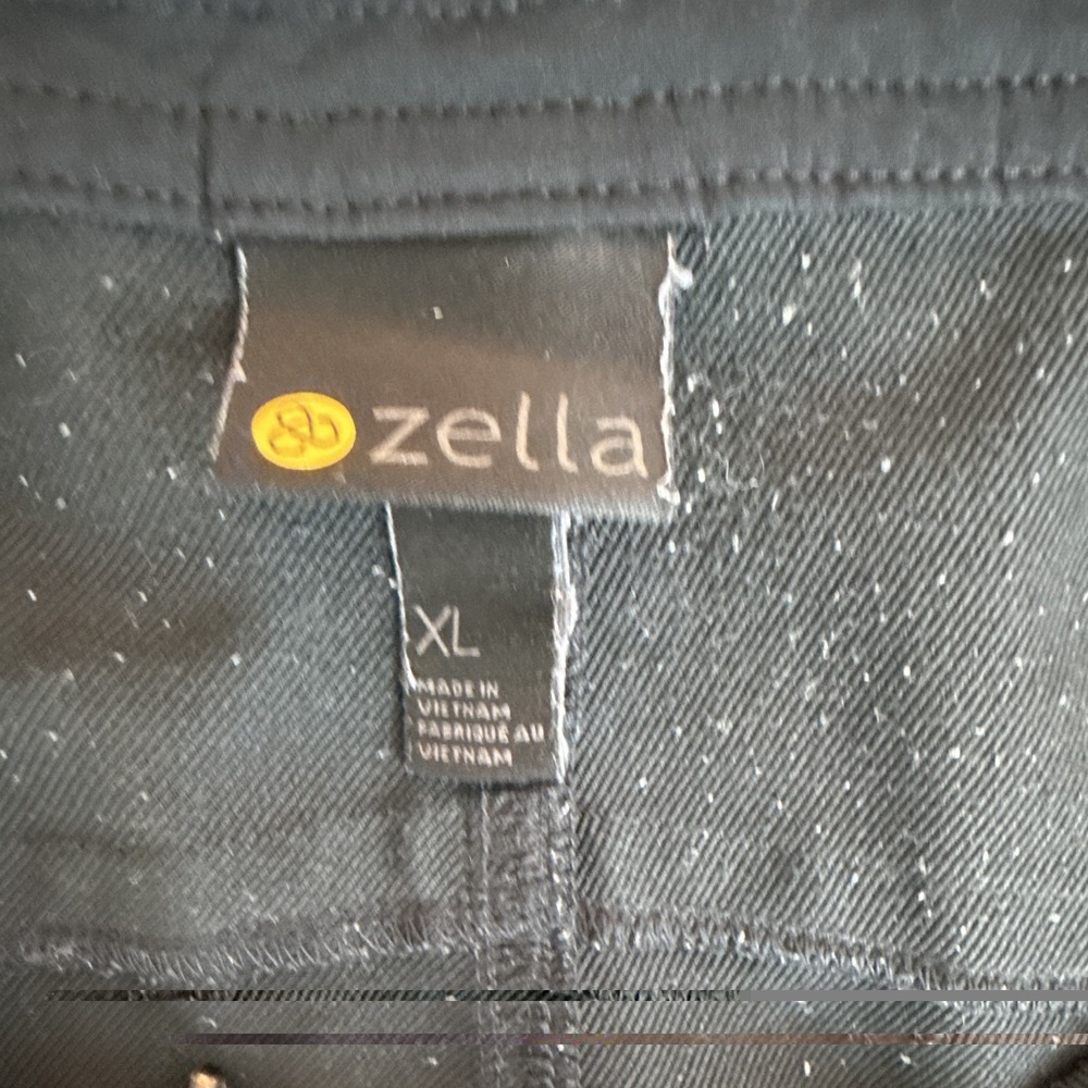 Zella Men's Black Flat Front Shorts 8in Inseam Pockets Button Zip XL - Picture 2 of 7